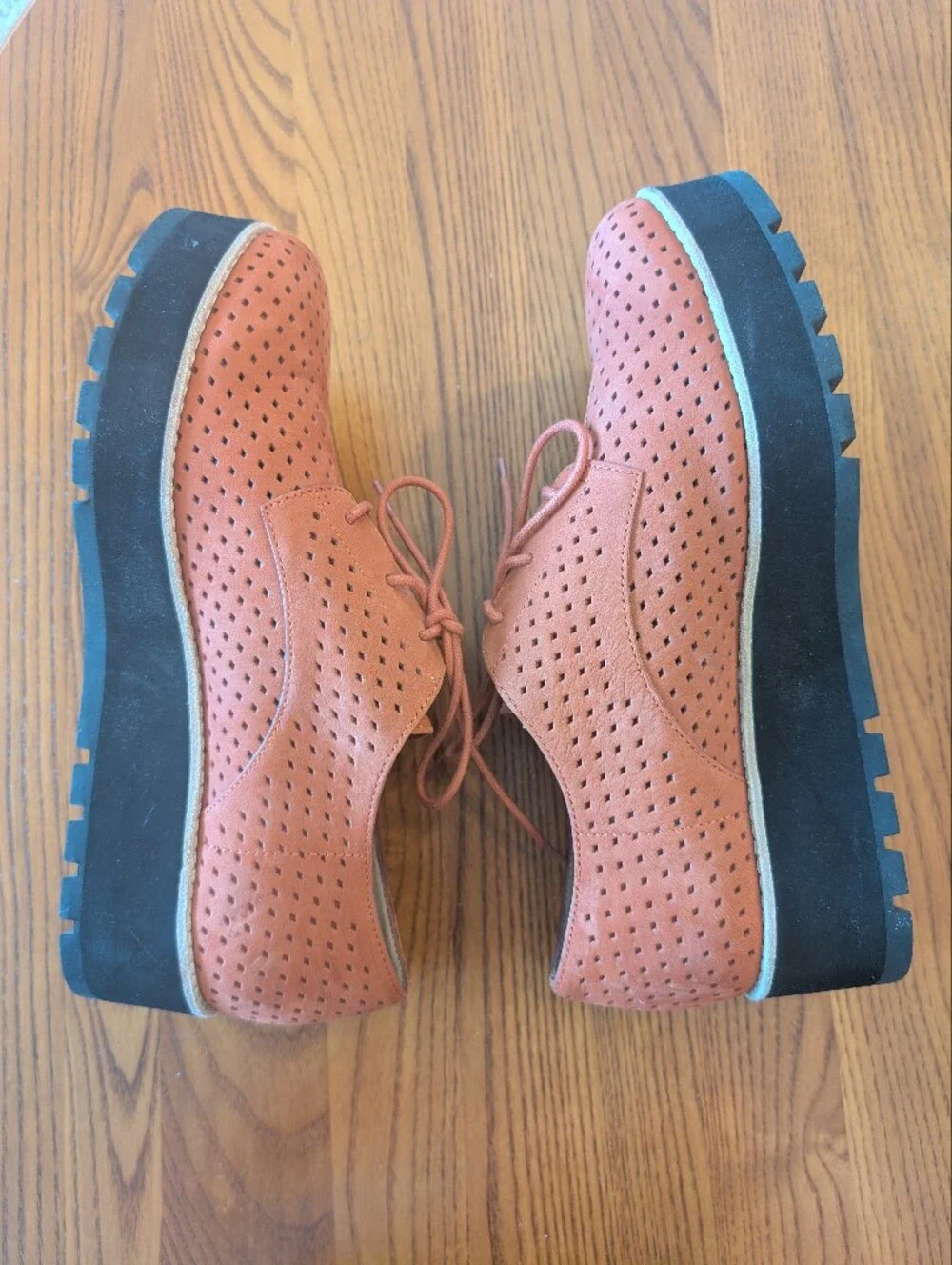 Eileen Fisher Cayenne Perforated Leather Lace-Up Platform Oxfords - Size 10M